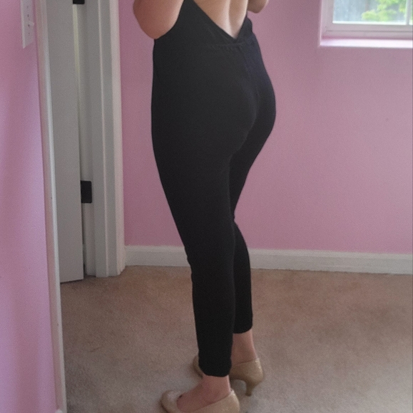 BACKLESS JUMPSUIT/Size M. - Picture 4 of 8